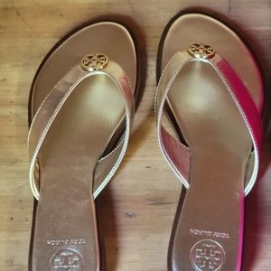 Tory Burch Benton Thong Metallic Calf Leather sandal, Gold